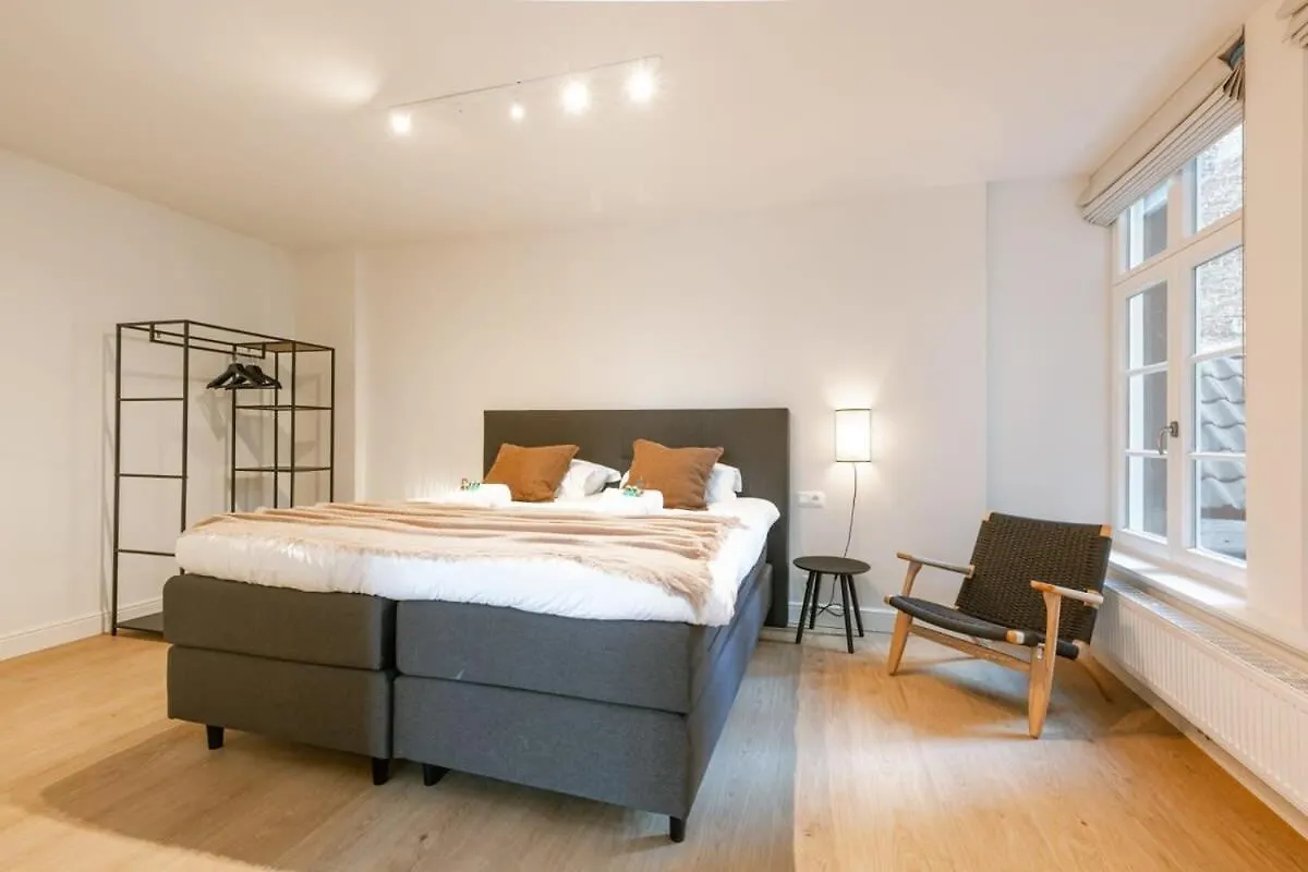 Huswell - Modern Apartment Located At Historical Main Square Antwerp