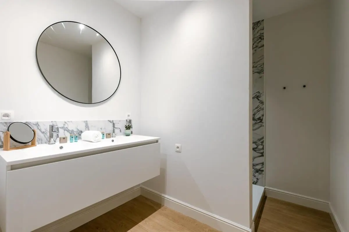 Huswell - Modern Apartment Located At Historical Main Square Antwerp