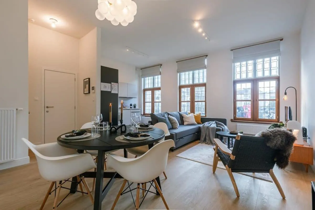 Huswell - Modern Apartment Located At Historical Main Square Antwerp Belgium